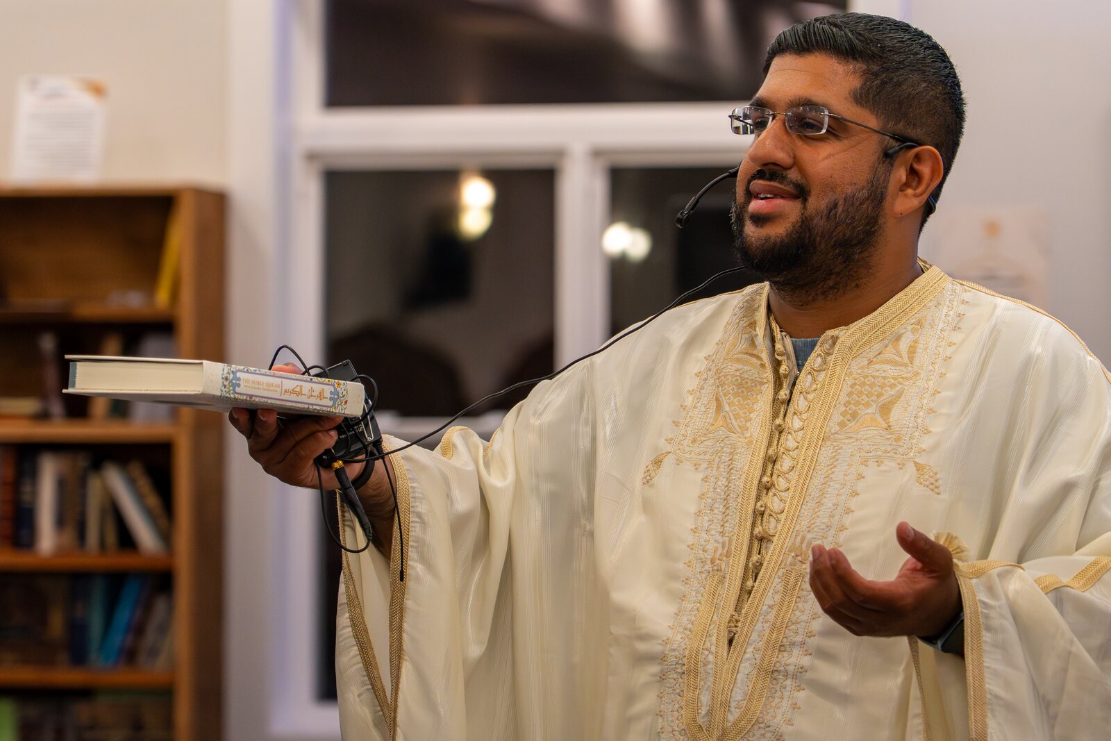 A Salik Foundation speaker sharing the message of the Qur'an.